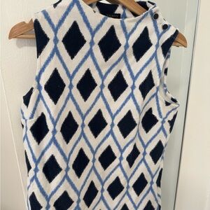 HIGH NECK BUTTON SHOULDER SHELL - DIAMOND PRINT